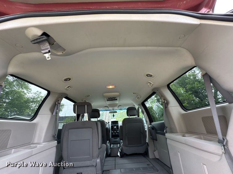 image for item DU9881 2010 Dodge Grand Caravan SE van