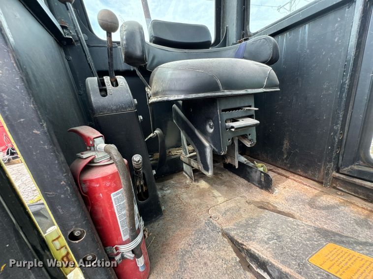 image for item DU9903 1981 John Deere JD570-A motor grader