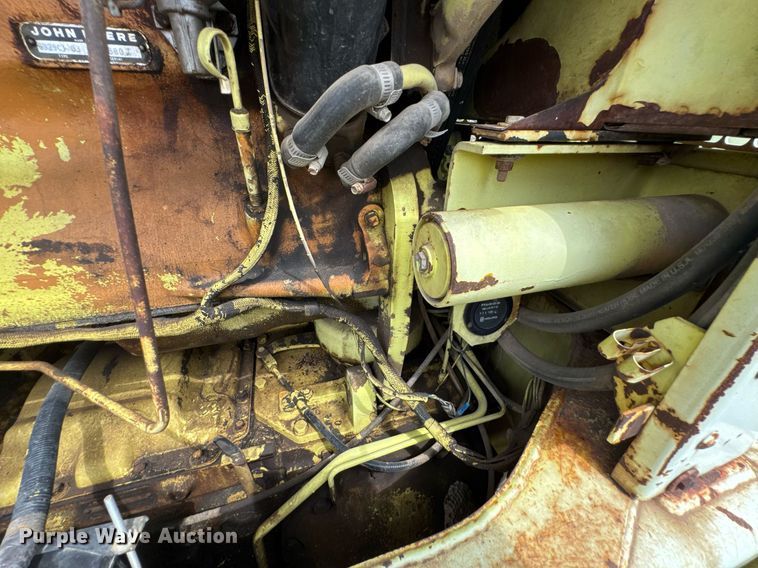 image for item DU9903 1981 John Deere JD570-A motor grader