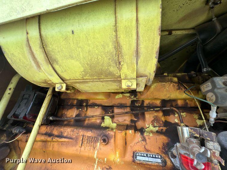 image for item DU9903 1981 John Deere JD570-A motor grader