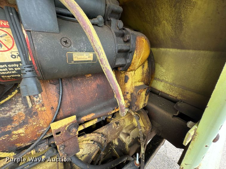 image for item DU9903 1981 John Deere JD570-A motor grader