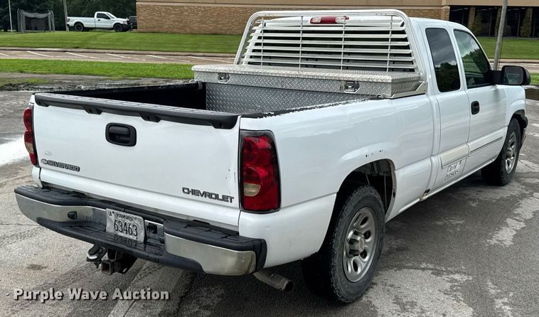 image for item DU9905 2005 Chevrolet Silverado 1500 Ext. Cab pickup truck