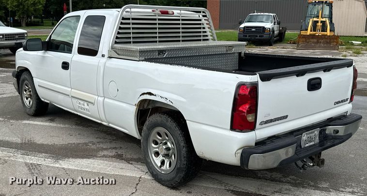 image for item DU9905 2005 Chevrolet Silverado 1500 Ext. Cab pickup truck