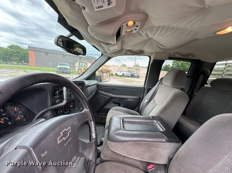 image for item DU9905 2005 Chevrolet Silverado 1500 Ext. Cab pickup truck