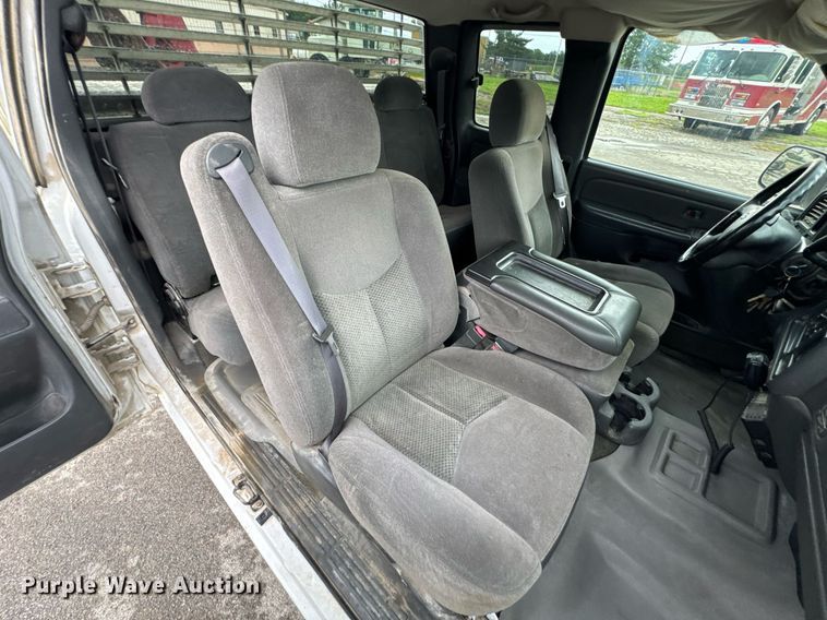 image for item DU9905 2005 Chevrolet Silverado 1500 Ext. Cab pickup truck