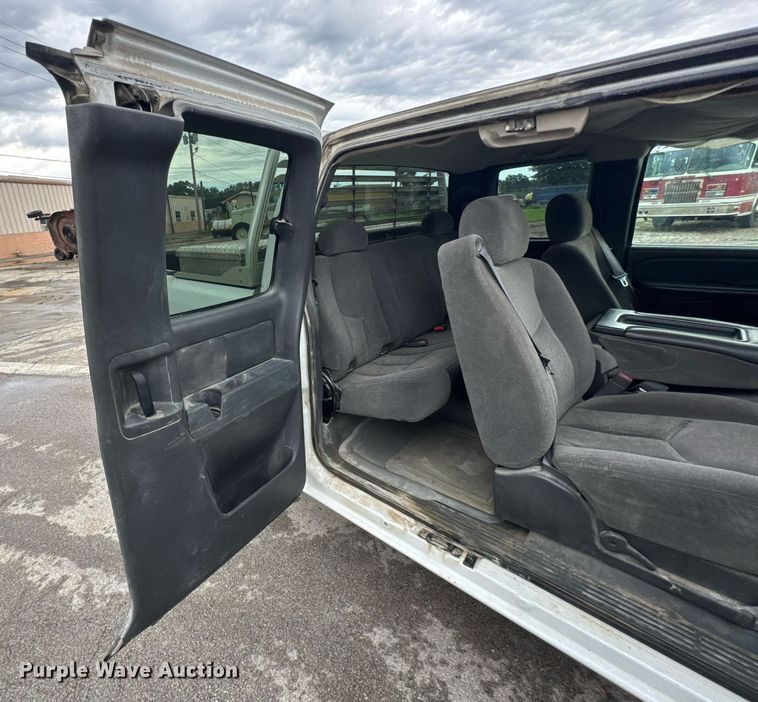 image for item DU9905 2005 Chevrolet Silverado 1500 Ext. Cab pickup truck