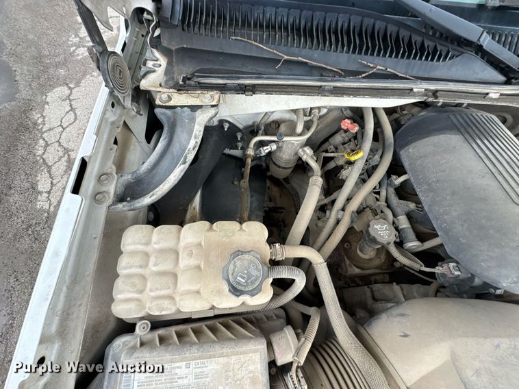 image for item DU9905 2005 Chevrolet Silverado 1500 Ext. Cab pickup truck