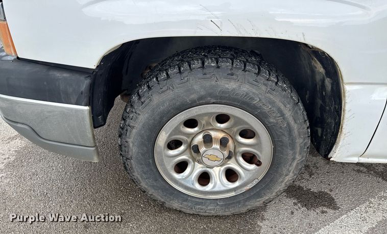 image for item DU9905 2005 Chevrolet Silverado 1500 Ext. Cab pickup truck