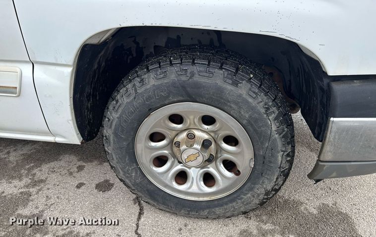 image for item DU9905 2005 Chevrolet Silverado 1500 Ext. Cab pickup truck