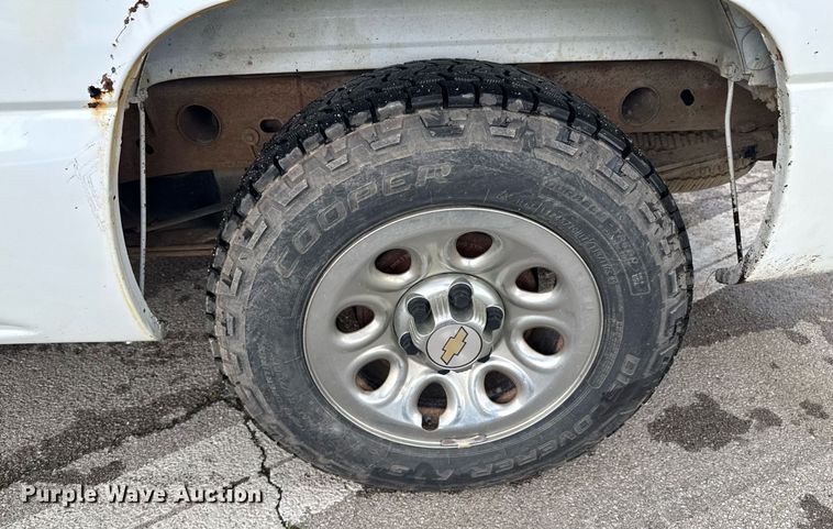 image for item DU9905 2005 Chevrolet Silverado 1500 Ext. Cab pickup truck