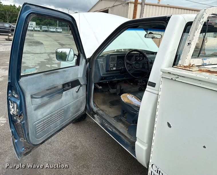 image for item DU9906 1990 Chevrolet C2500 utility bed pickup truck