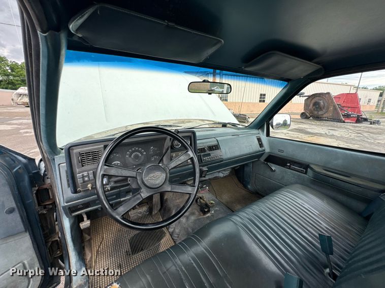 image for item DU9906 1990 Chevrolet C2500 utility bed pickup truck