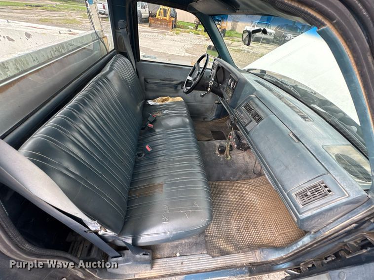 image for item DU9906 1990 Chevrolet C2500 utility bed pickup truck