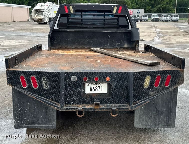 image for item DU9907 2006 Ford F450 Super Duty Crew Cab flatbed truck