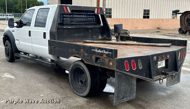 image for item DU9907 2006 Ford F450 Super Duty Crew Cab flatbed truck