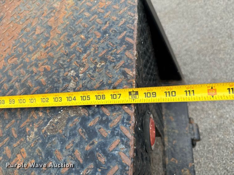 image for item DU9907 2006 Ford F450 Super Duty Crew Cab flatbed truck