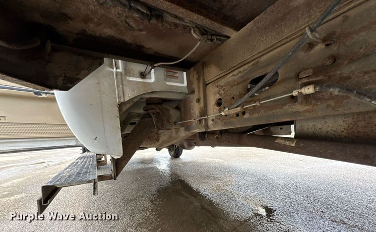 image for item DU9907 2006 Ford F450 Super Duty Crew Cab flatbed truck