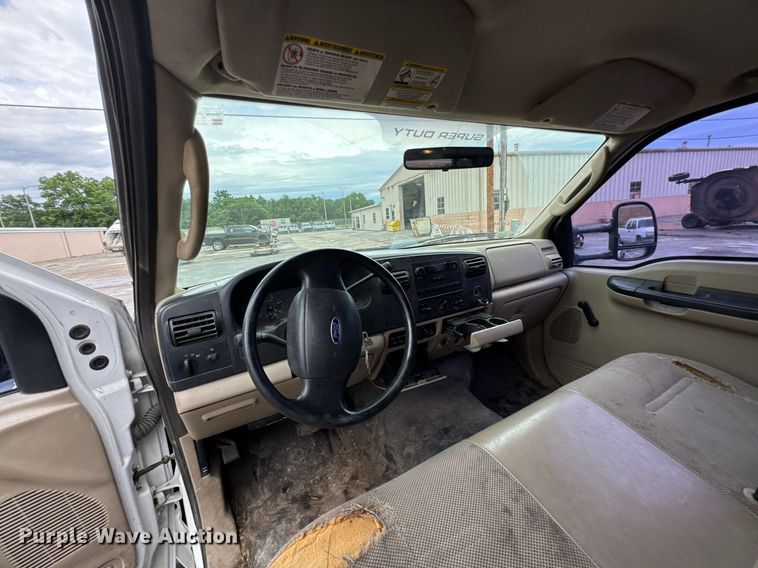 image for item DU9907 2006 Ford F450 Super Duty Crew Cab flatbed truck