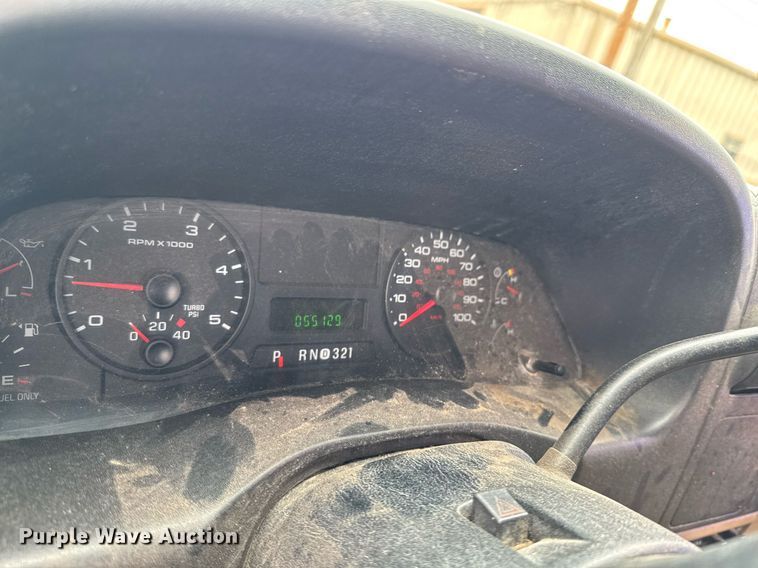 image for item DU9907 2006 Ford F450 Super Duty Crew Cab flatbed truck