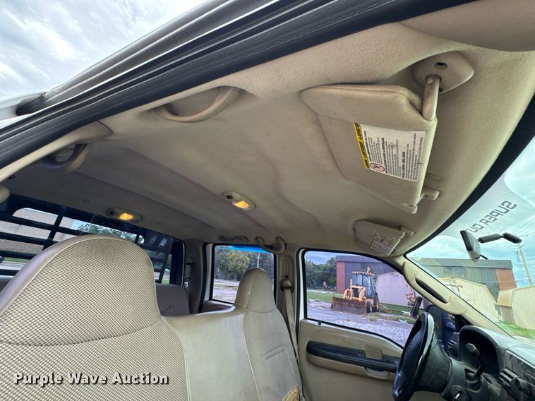 image for item DU9907 2006 Ford F450 Super Duty Crew Cab flatbed truck