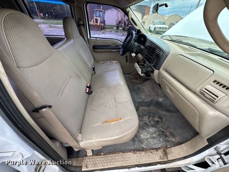 image for item DU9907 2006 Ford F450 Super Duty Crew Cab flatbed truck