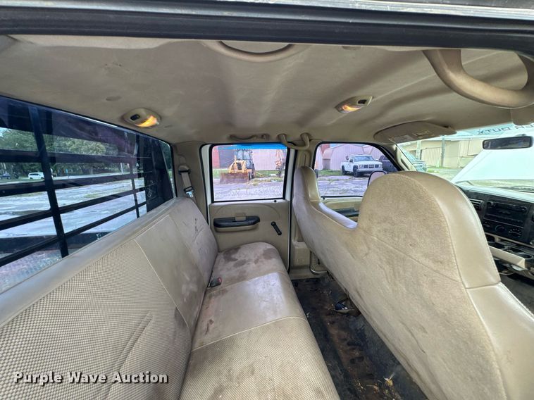 image for item DU9907 2006 Ford F450 Super Duty Crew Cab flatbed truck