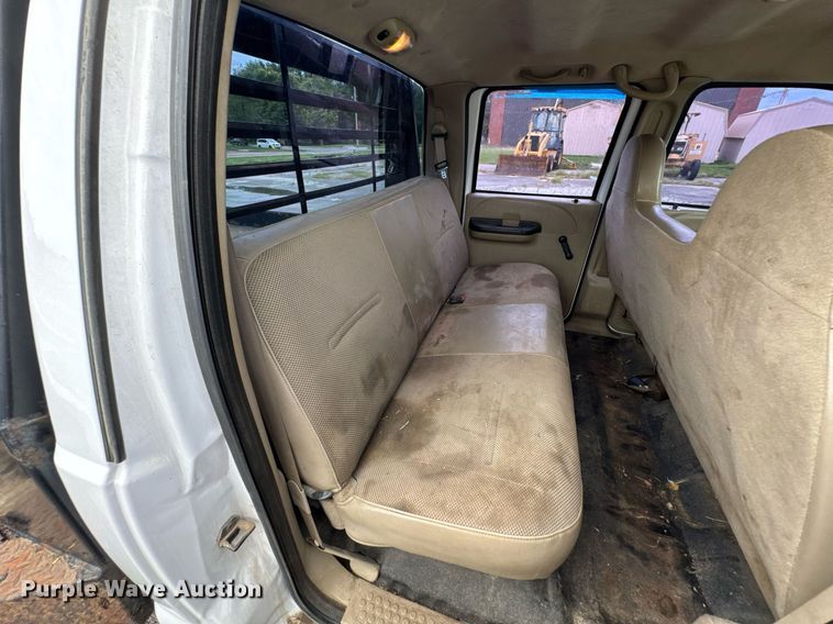 image for item DU9907 2006 Ford F450 Super Duty Crew Cab flatbed truck