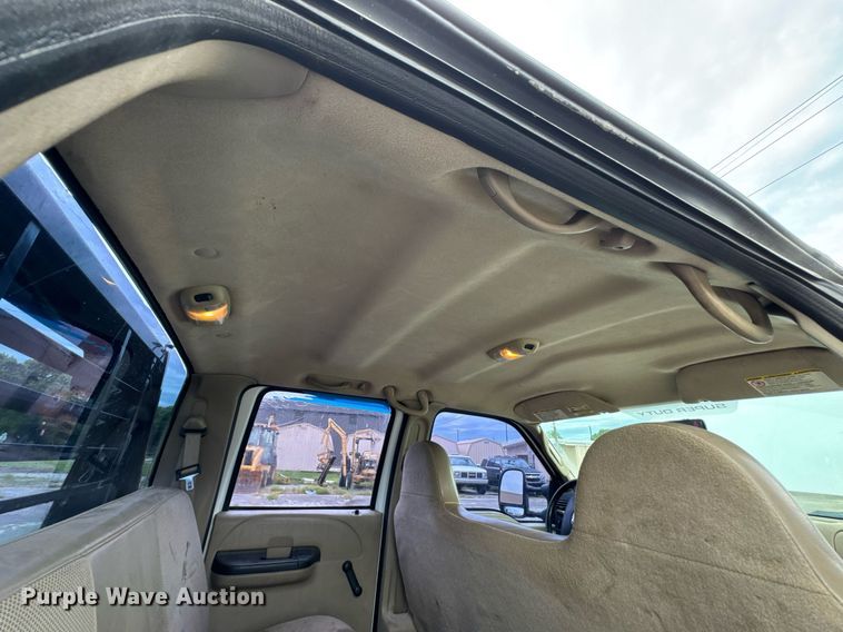 image for item DU9907 2006 Ford F450 Super Duty Crew Cab flatbed truck