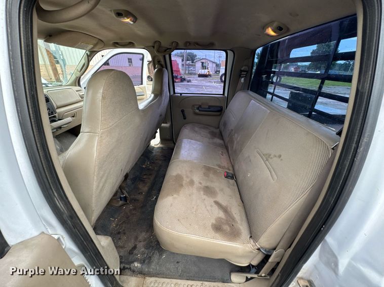 image for item DU9907 2006 Ford F450 Super Duty Crew Cab flatbed truck