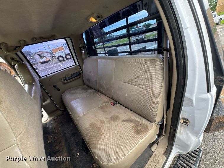 image for item DU9907 2006 Ford F450 Super Duty Crew Cab flatbed truck