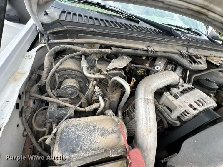 image for item DU9907 2006 Ford F450 Super Duty Crew Cab flatbed truck