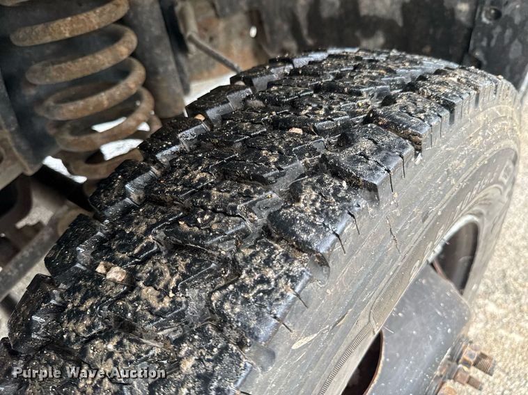 image for item DU9907 2006 Ford F450 Super Duty Crew Cab flatbed truck