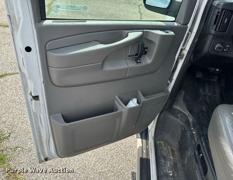 image for item DU9914 2008 Chevrolet Express G2500 van