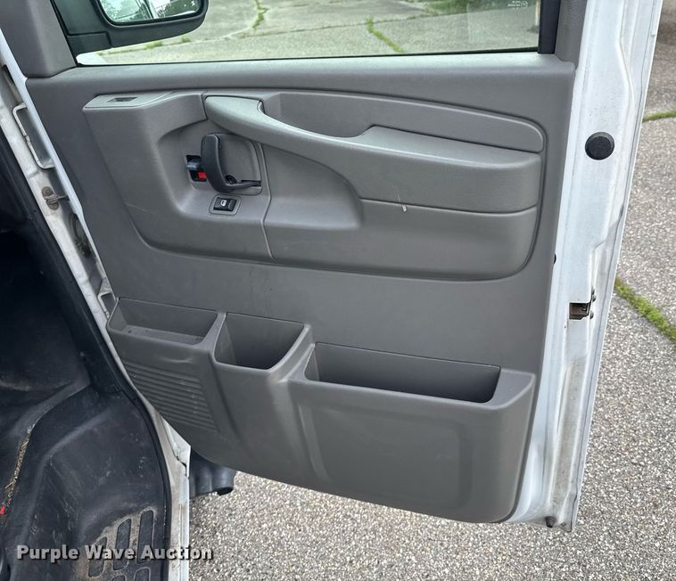 image for item DU9914 2008 Chevrolet Express G2500 van