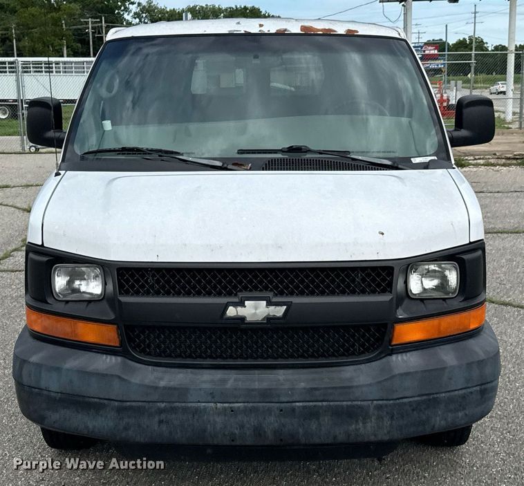 image for item DU9915 2007 Chevrolet Express G2500 van