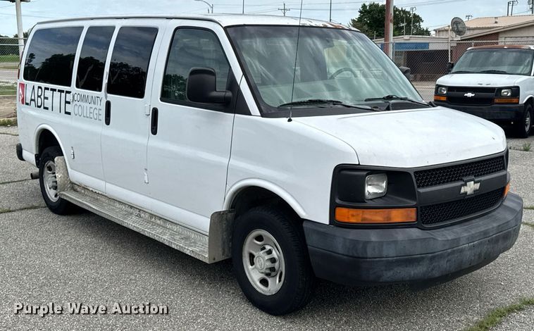 image for item DU9915 2007 Chevrolet Express G2500 van