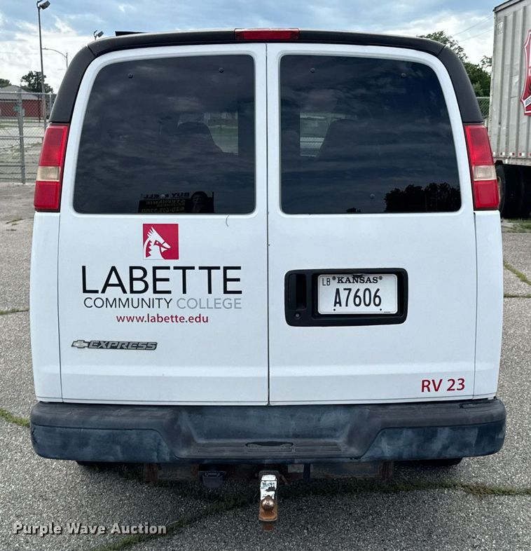 image for item DU9915 2007 Chevrolet Express G2500 van