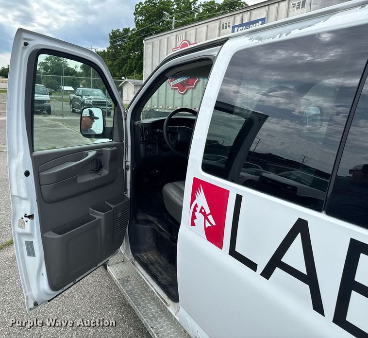 image for item DU9915 2007 Chevrolet Express G2500 van