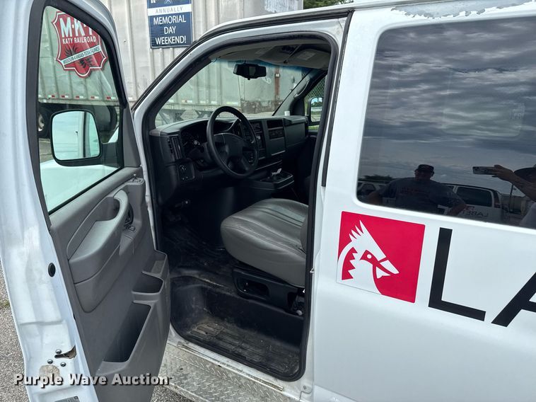 image for item DU9915 2007 Chevrolet Express G2500 van
