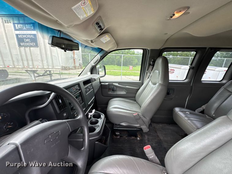 image for item DU9915 2007 Chevrolet Express G2500 van