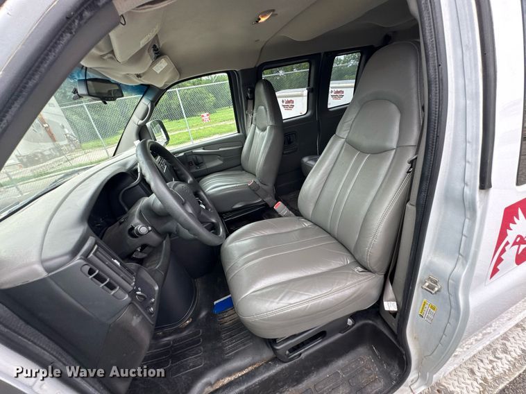 image for item DU9915 2007 Chevrolet Express G2500 van