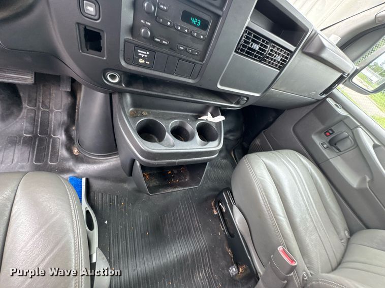 image for item DU9915 2007 Chevrolet Express G2500 van