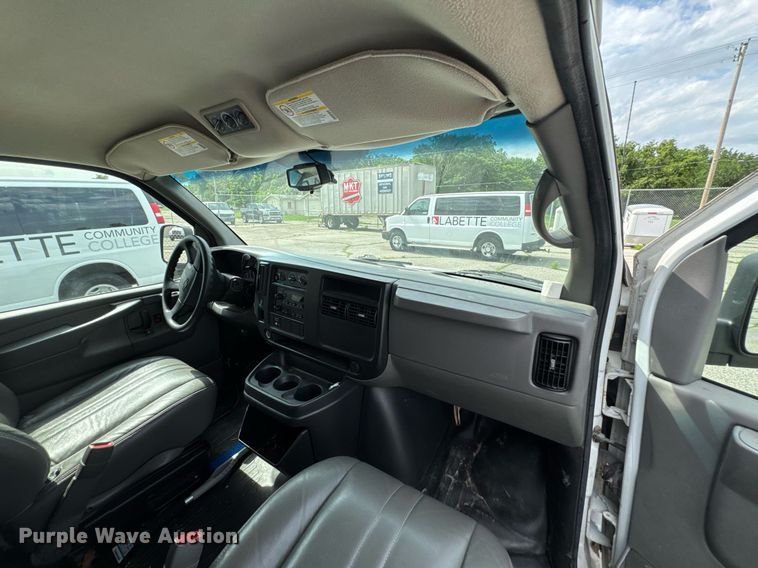 image for item DU9915 2007 Chevrolet Express G2500 van