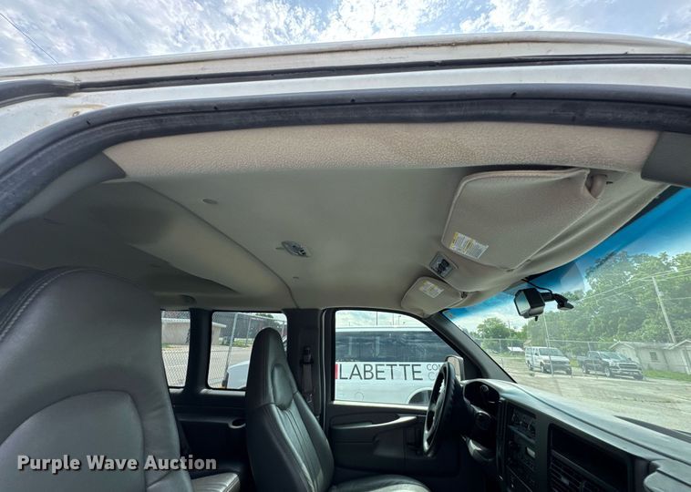 image for item DU9915 2007 Chevrolet Express G2500 van