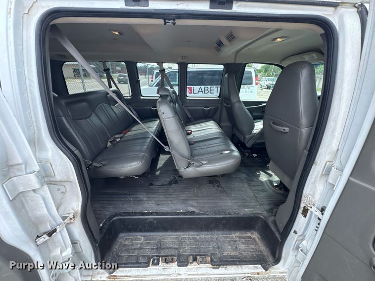 image for item DU9915 2007 Chevrolet Express G2500 van