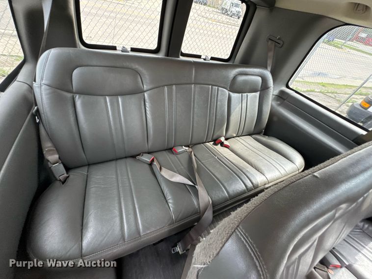 image for item DU9915 2007 Chevrolet Express G2500 van