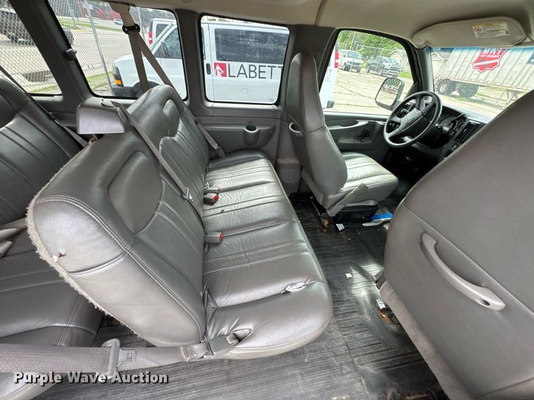 image for item DU9915 2007 Chevrolet Express G2500 van
