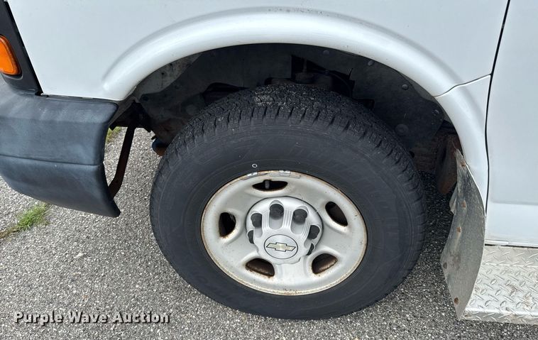 image for item DU9915 2007 Chevrolet Express G2500 van