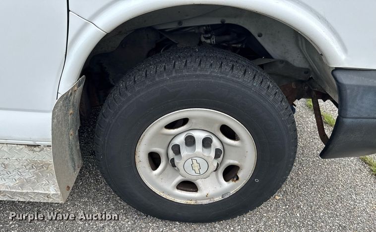 image for item DU9915 2007 Chevrolet Express G2500 van