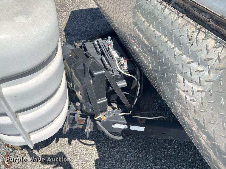 image for item DU9941 2010 Lance camper